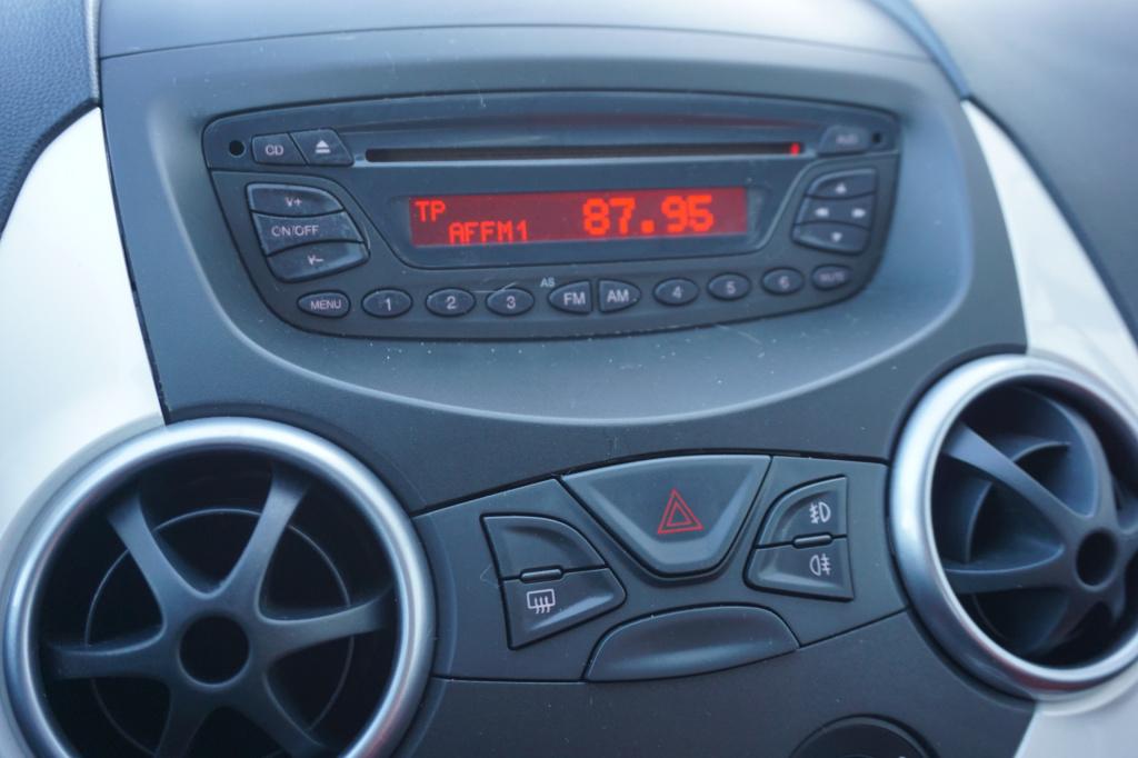 Ford KA 1.2 titanium airco / elektr. ramen / nap / apk t/m 18-11-2026