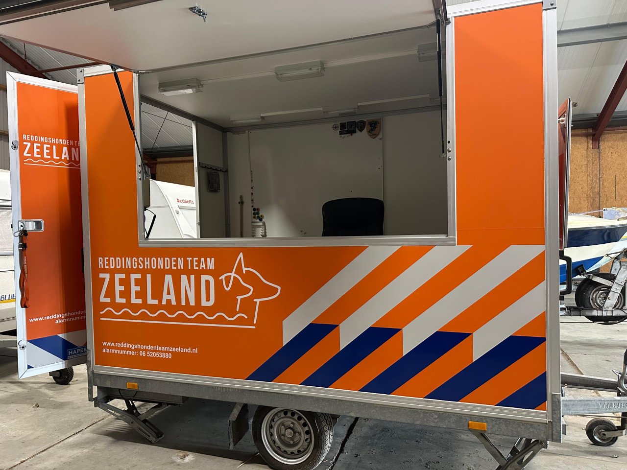 Goed Onderhouden Verbinding-/Jury-/Commando-/Verkoopwagen