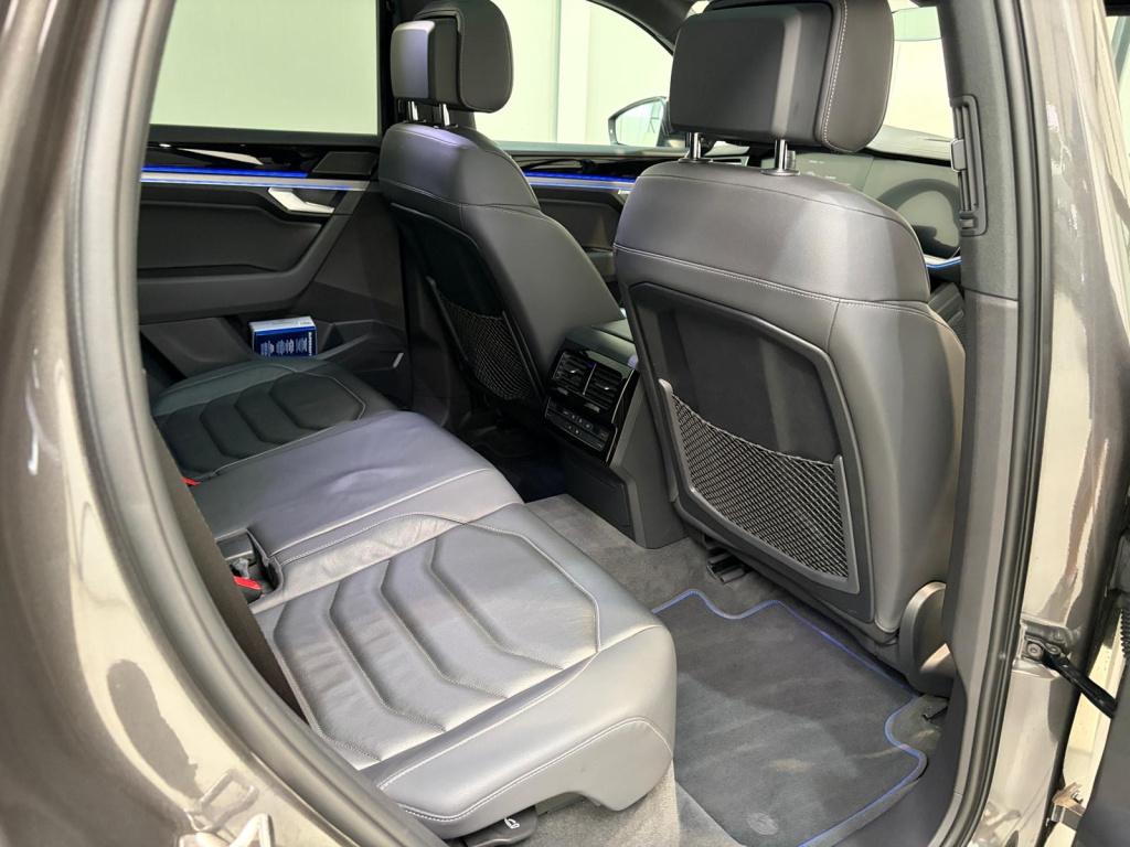 Volkswagen Touareg r 3.0 tsi ehybrid 462pk | luchtvering | pano | trekhaak