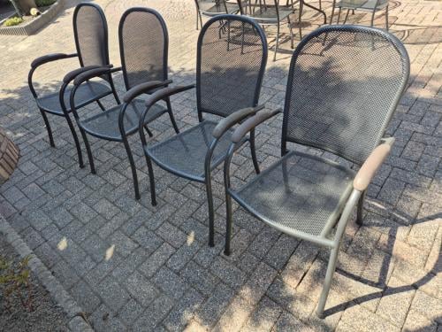 **4 stapelbare tuinstoelen (opknappers)**