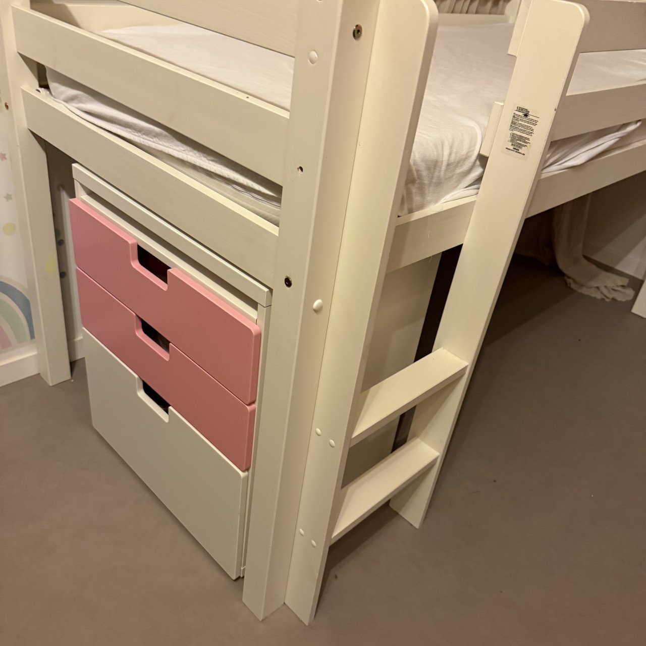 Half hoogslaper degelijk bed