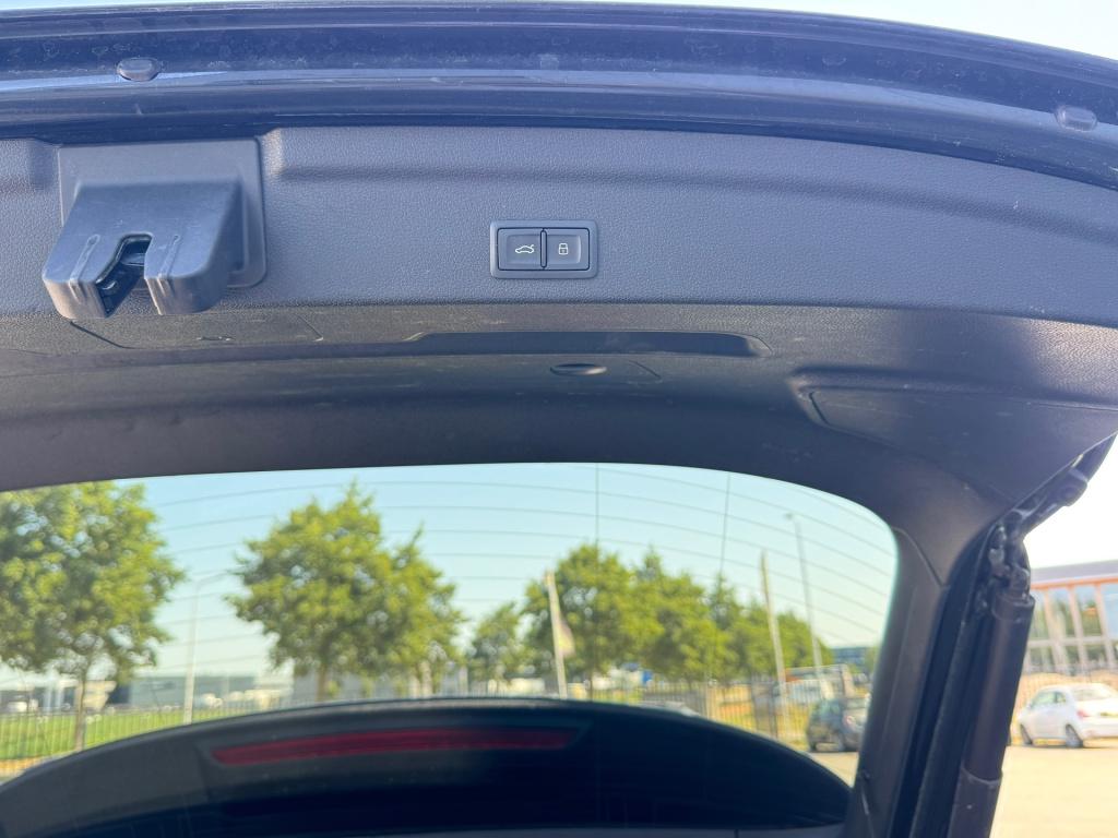 Audi Q3 sportback 35 tfsi s-line 3x * panoramadak * lederen sportstoelen * 