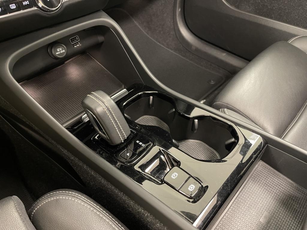 Volvo XC40 1.5 t5 recharge r-design | 360 camera | panoramadak | pilot ass.