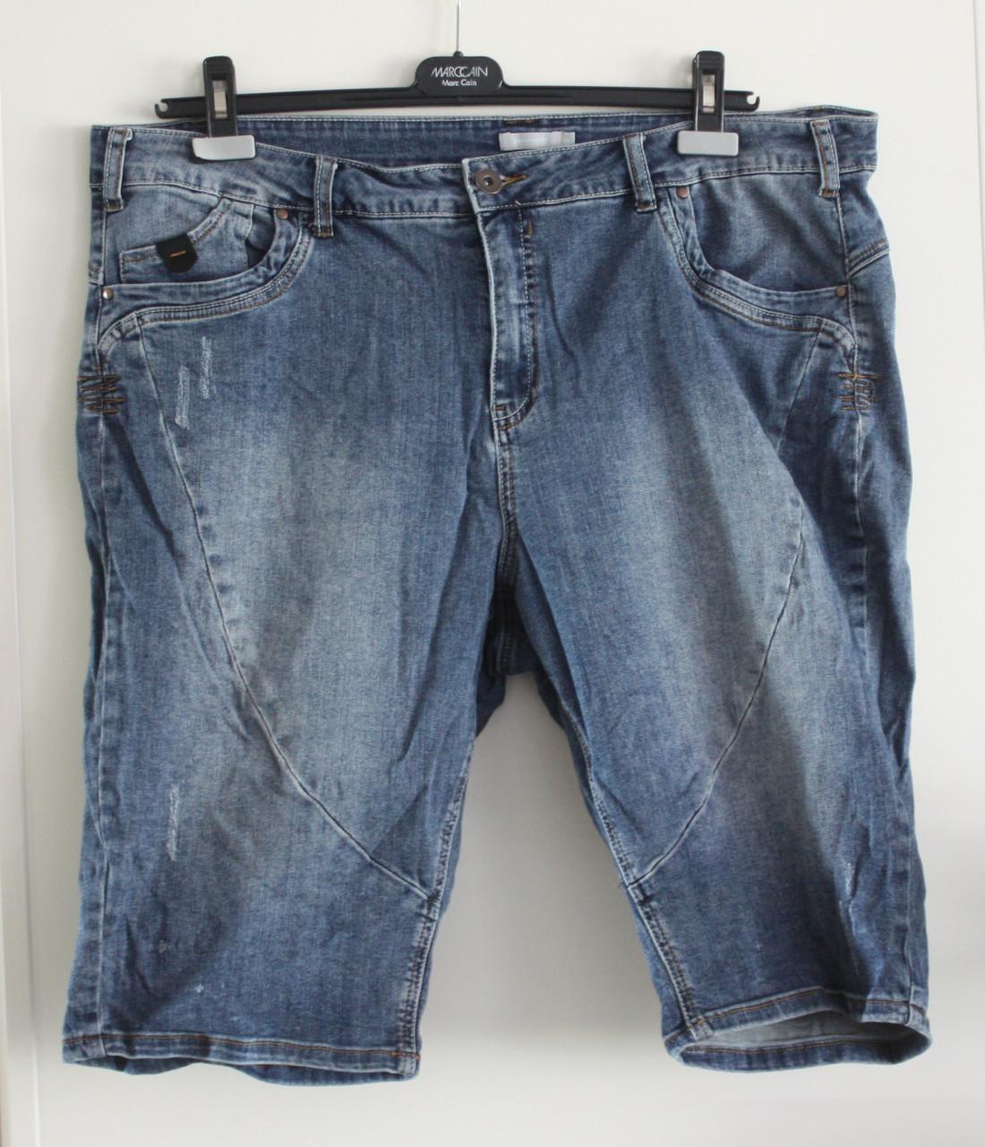 Korte spijkerbroek maat maat 46