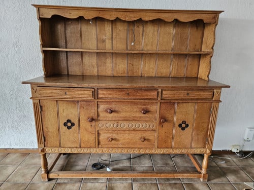 Antieke dressoir