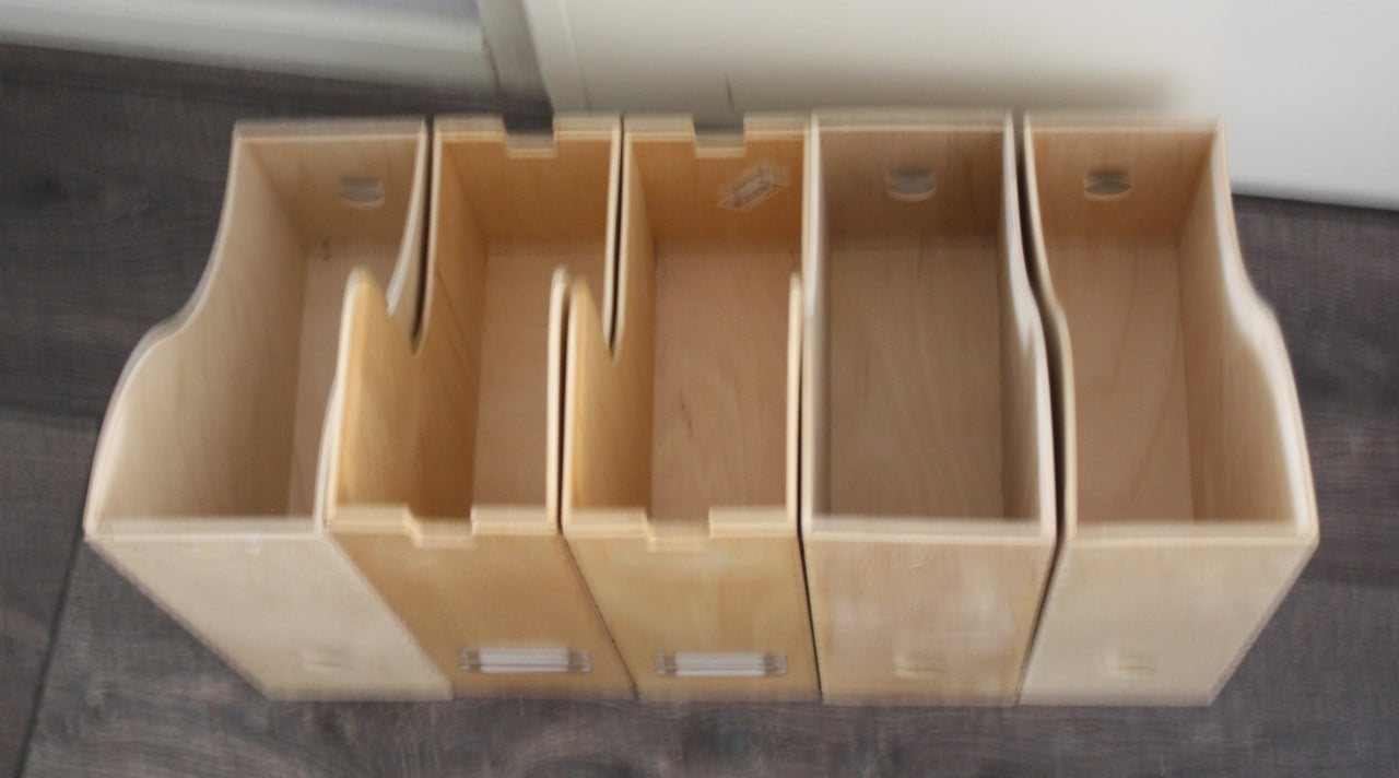 Set van 5 houten lectuurbakken van Ikea