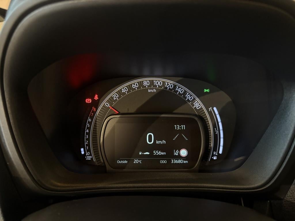 Toyota Aygo X 1.0 vvt-i mt play