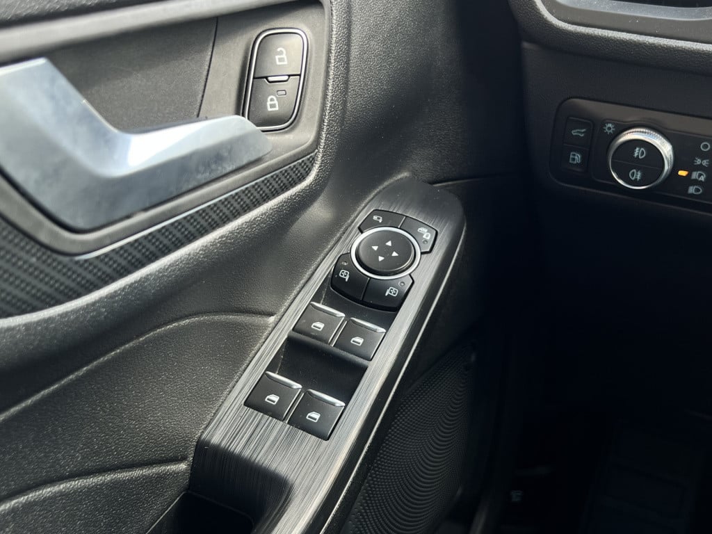 Ford Kuga 2.5 phev st-line x | camera | apple/ android carplay | head-up di