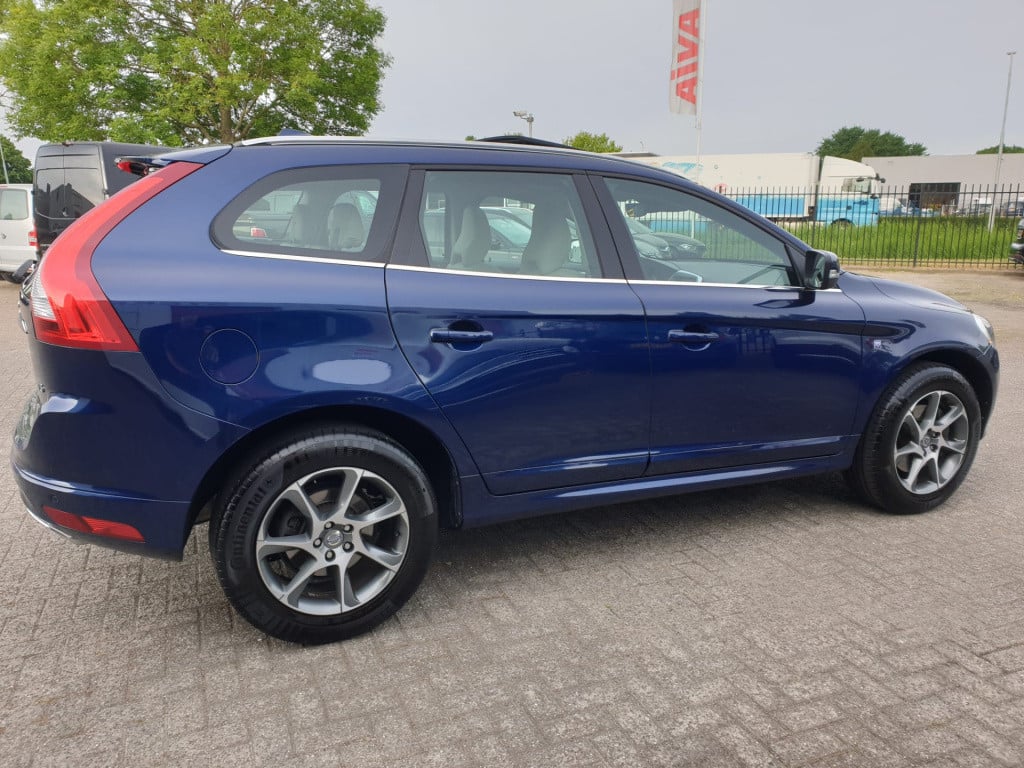 Volvo XC60 2.0 t5 fwd ocean race 245pk