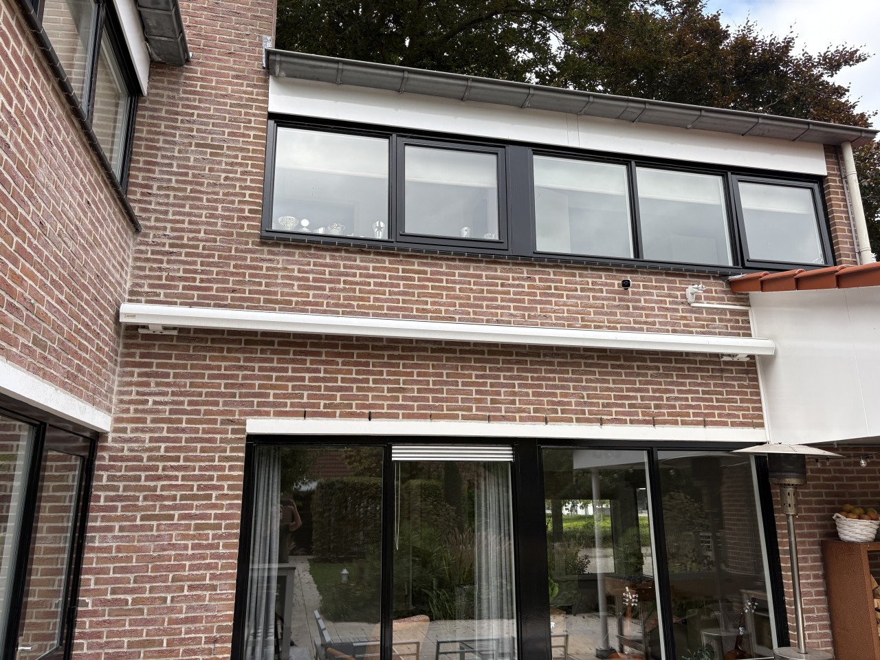 Electrisch zonnescherm met afstandbediening