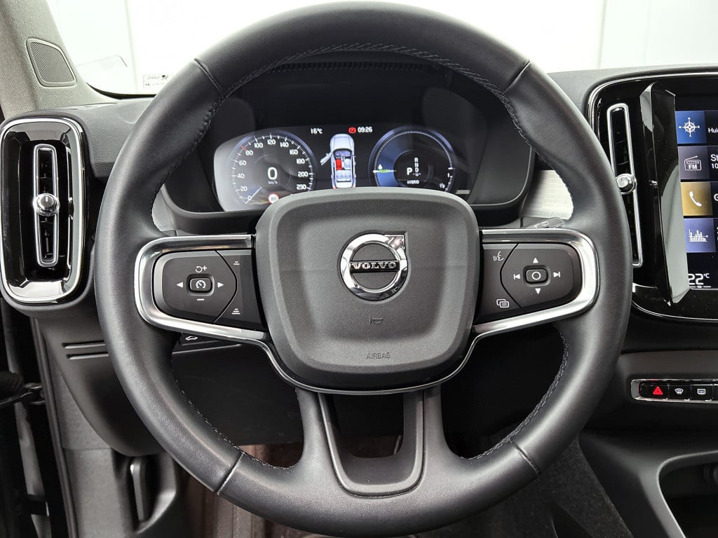 Volvo XC40 1.5 t4 recharge inscription expression | 360 camera | navi