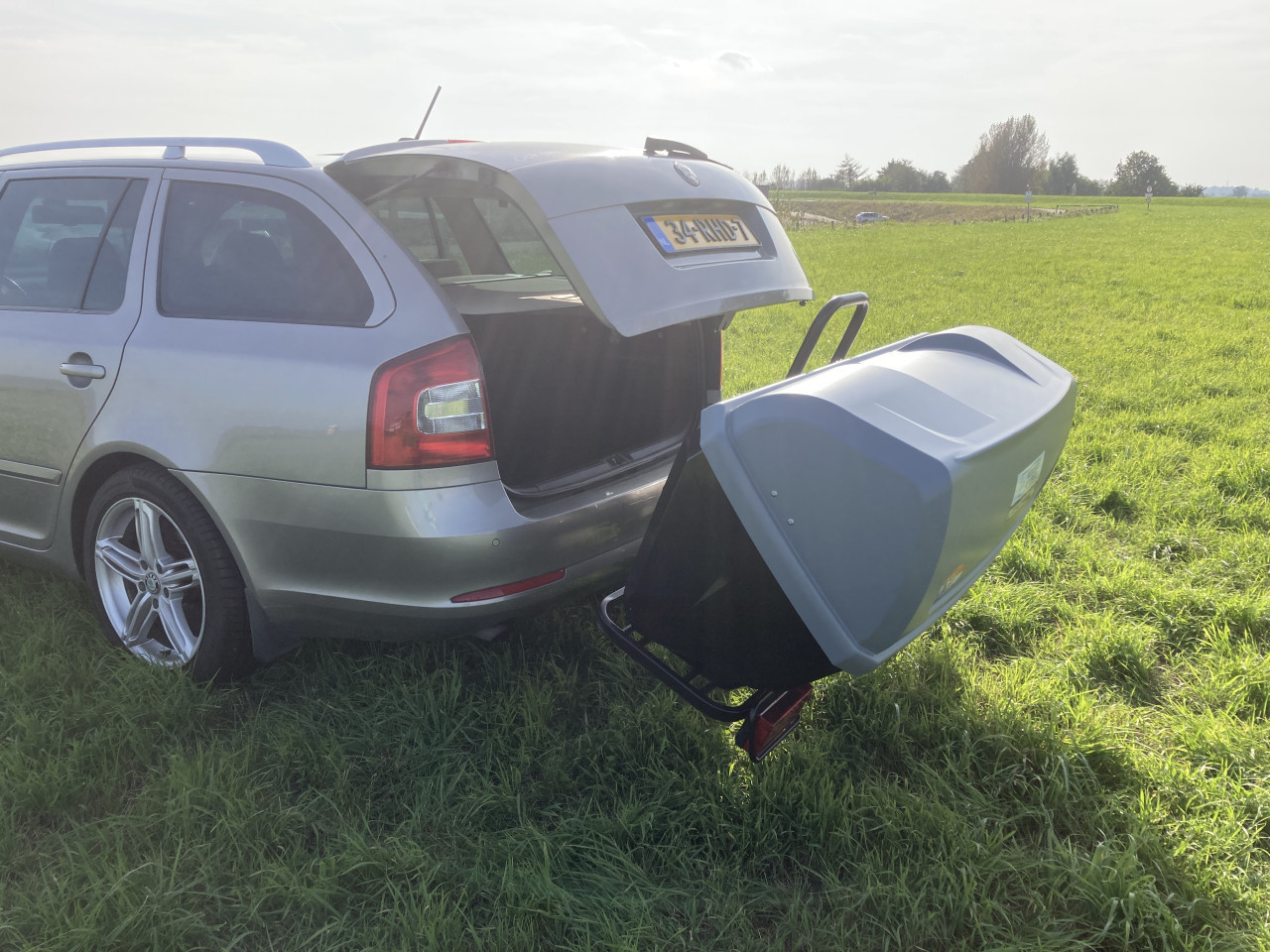Trekhaakkoffer huren? Dakkoffer Verhuur Zeeland