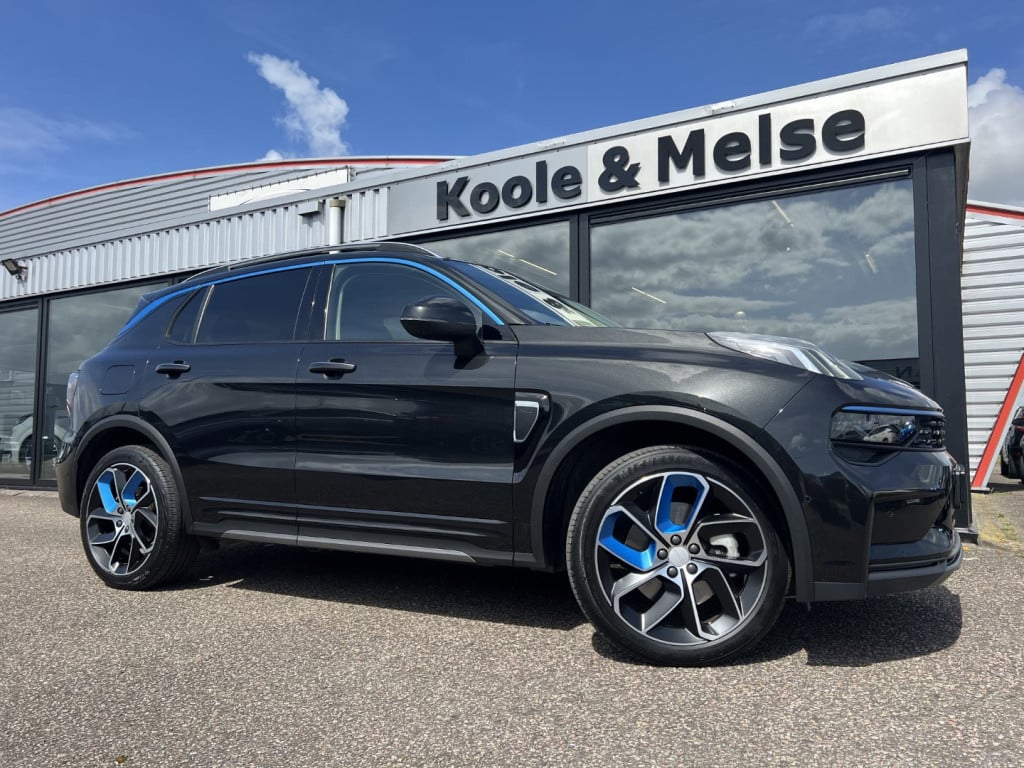 Lynk & Co 01 1.5 261pk phev plug in hybrid ,trekhaak , pano dak,car play