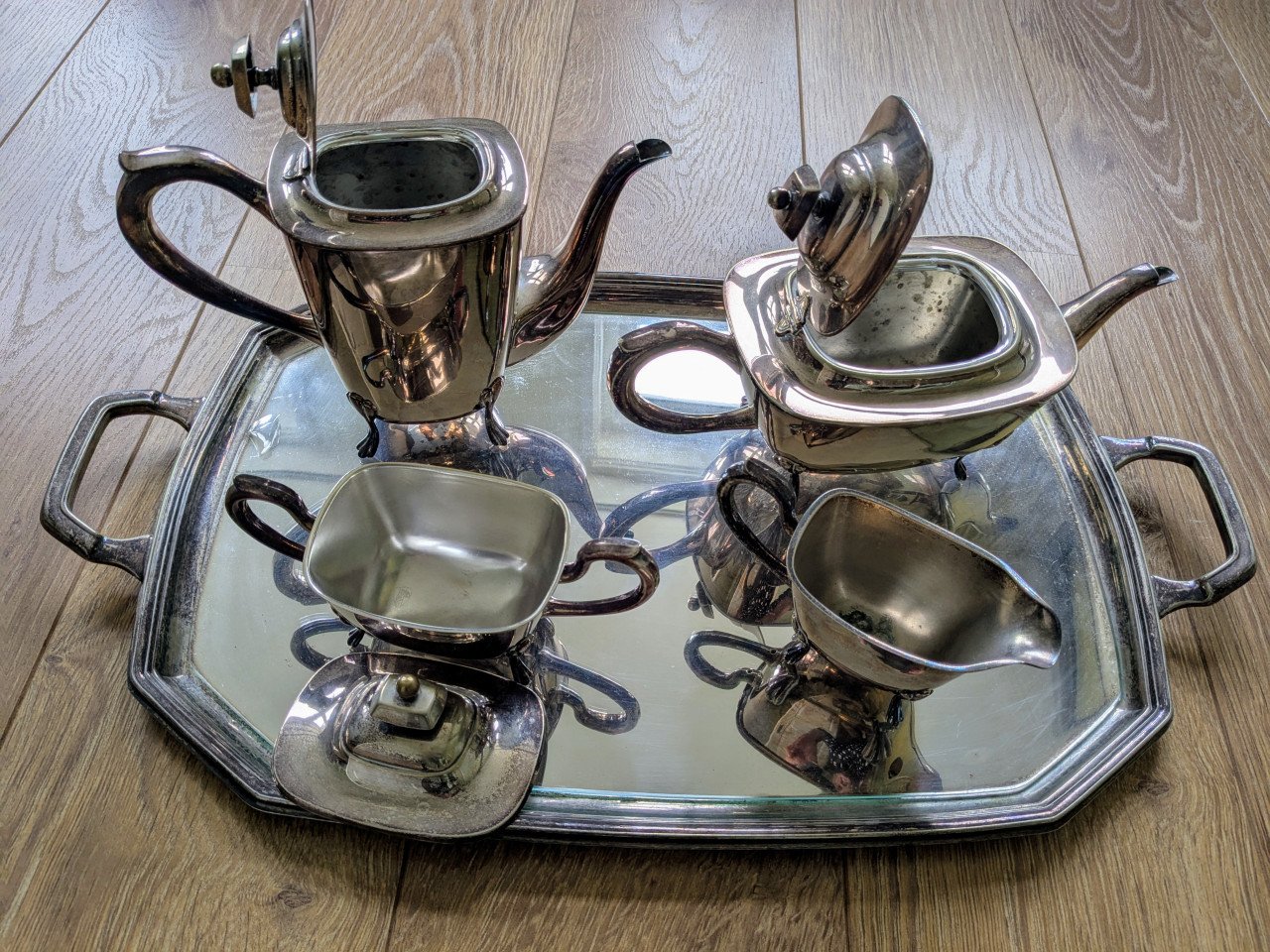 Verzilverd servies, 4-delig