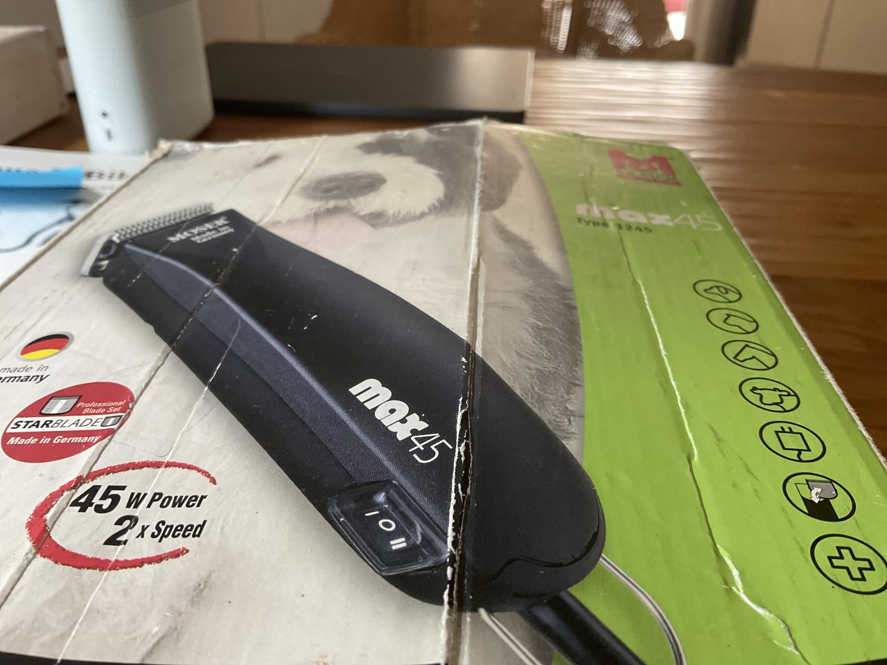 Professionele motor-dierenscheermaschiene  MOSER