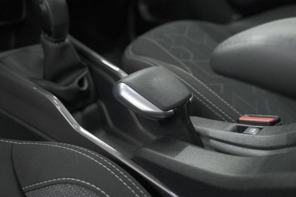 Peugeot 2008 puretech 110 blue lion | trekhaak | apple carplay | panoramada