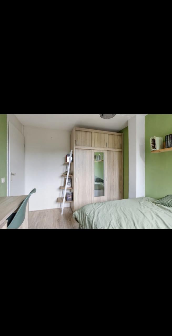 Instapklare woning, in de groene omgeving "Rivierenpark "
