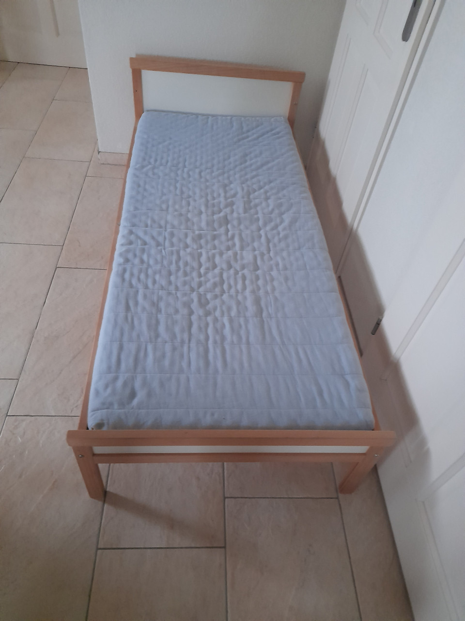2 x Peuter bed met matras  70 x 160 (in goede nette staat )