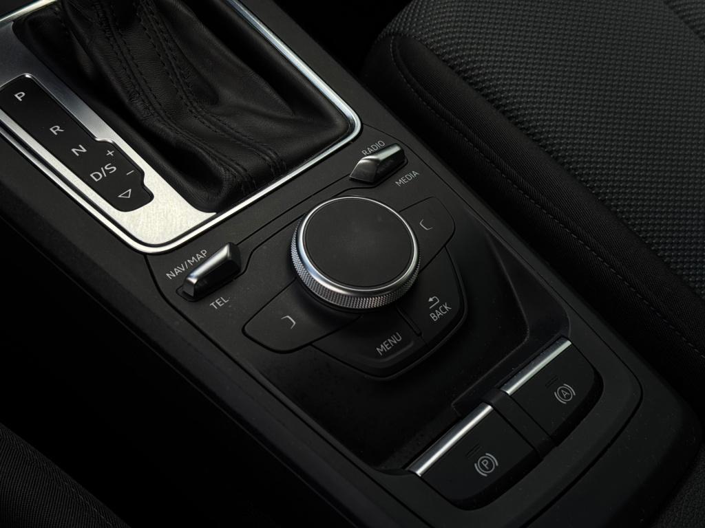 Audi Q2 30 tfsi design * camera * carplay * clima