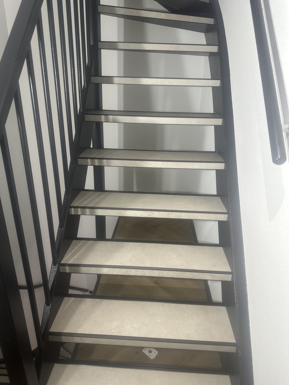 Vloeren, trapbekleding en raamdecoratie specialist