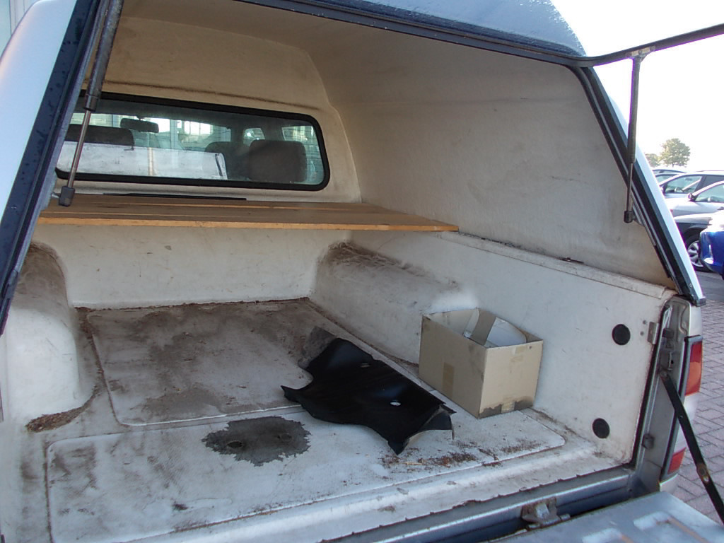 Nissan King-cab pick up (d22) 4x4 dc 5-pers. (navara) lees tekst!!