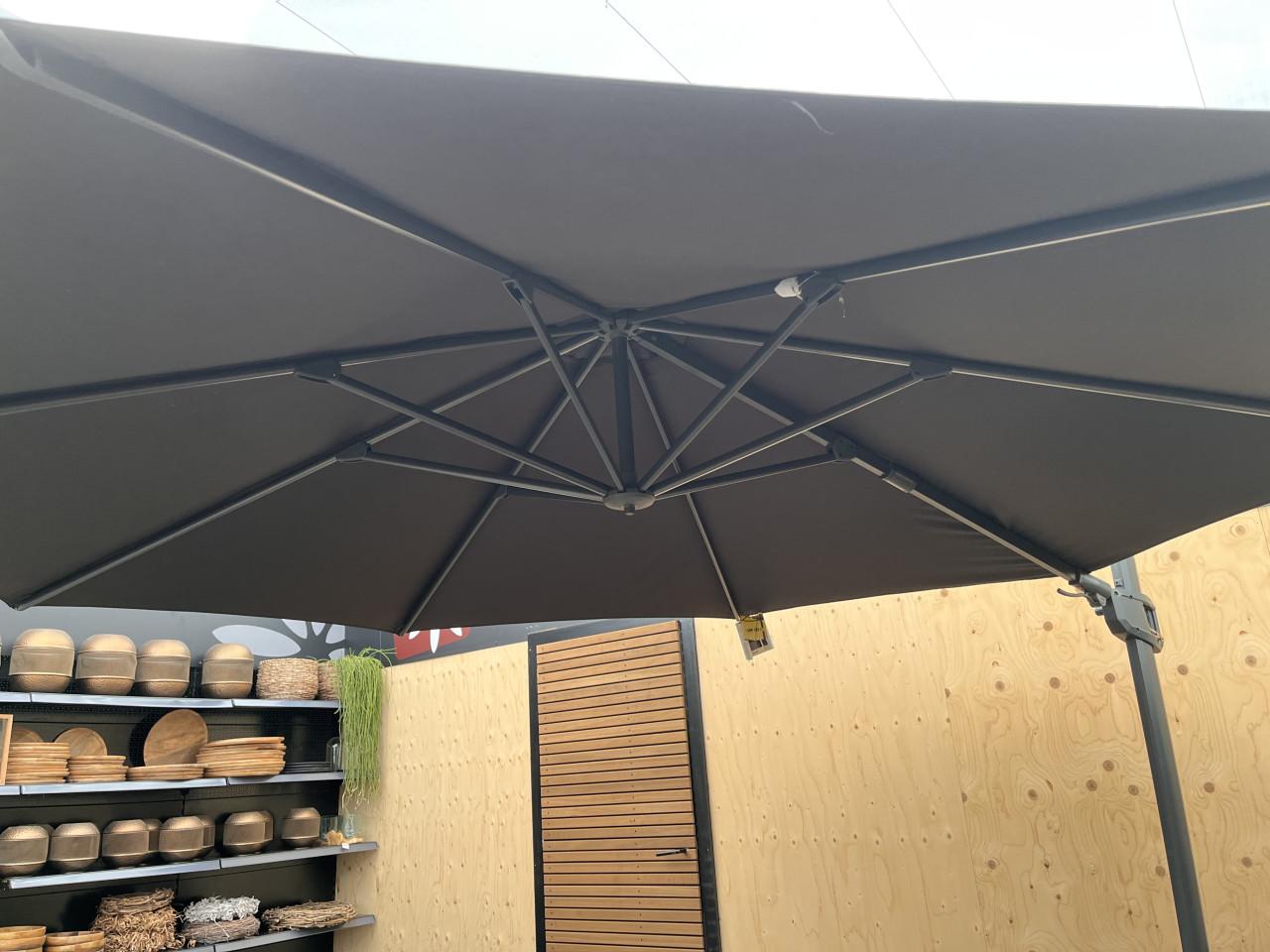 Zweefparasol Hartman