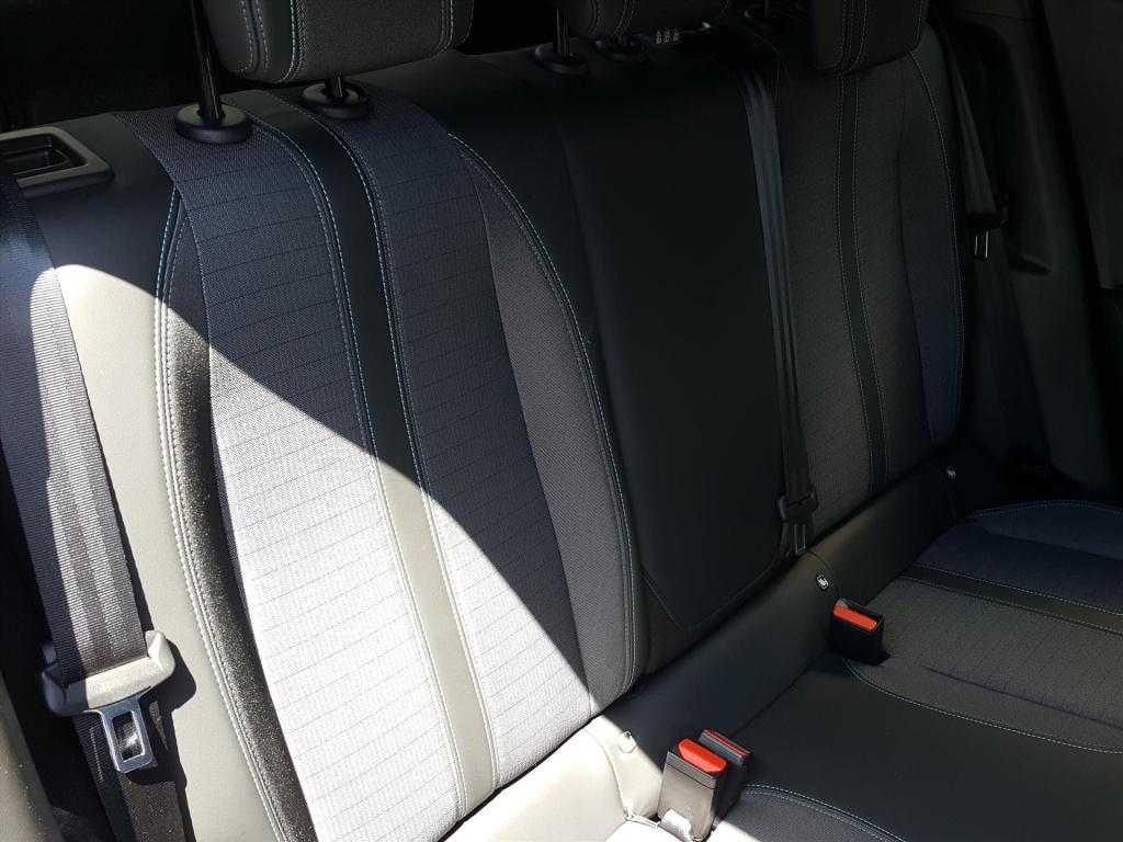 Peugeot 2008 allure pack 1.2-100pk navigatie | keyless entry | applecarplay