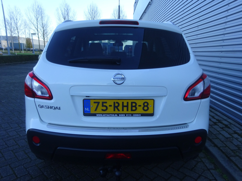 Nissan Qashqai 1.6 connect edition climate control / camera / trekhaak / lm