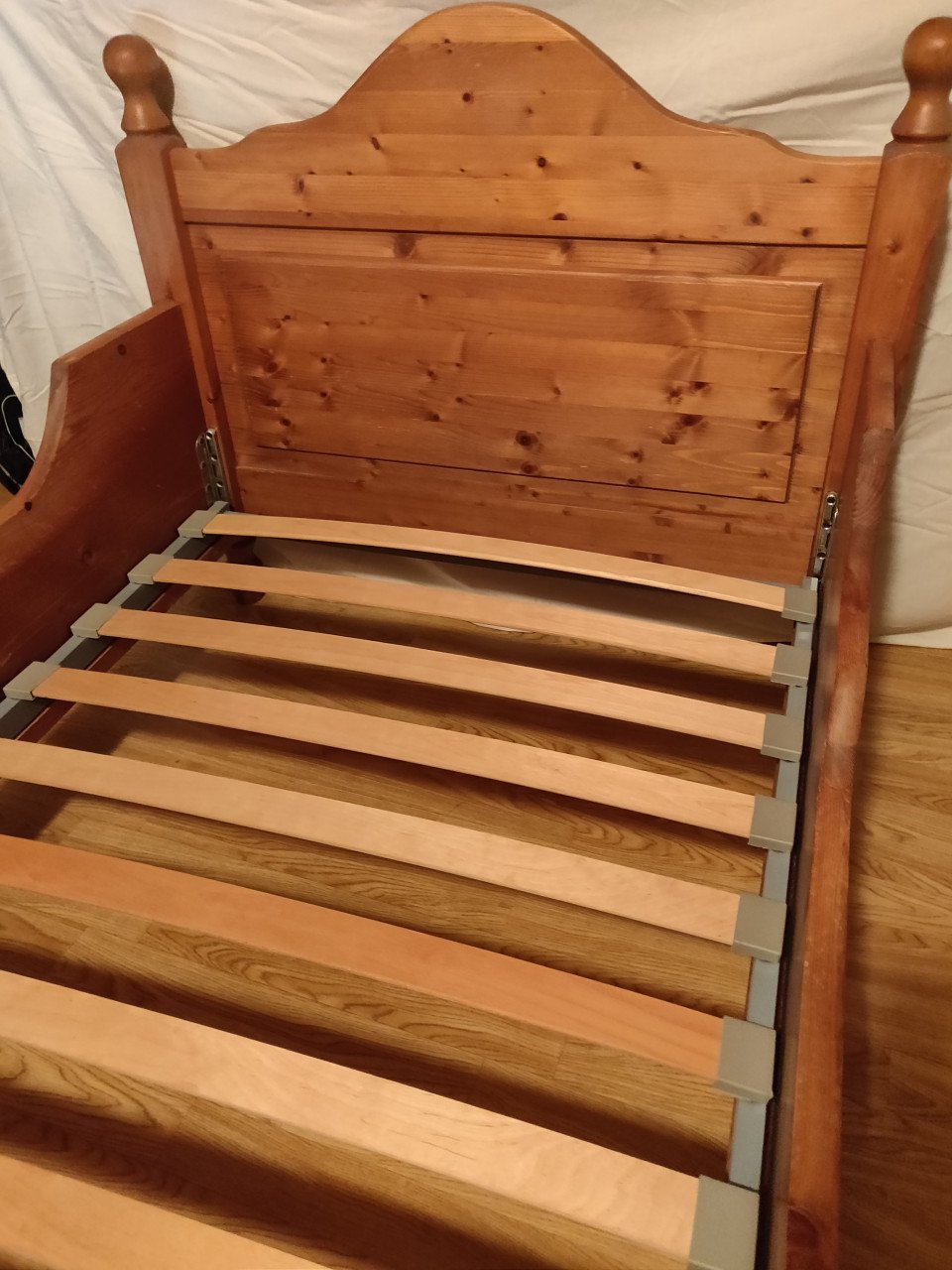 1 persoons grenen bed