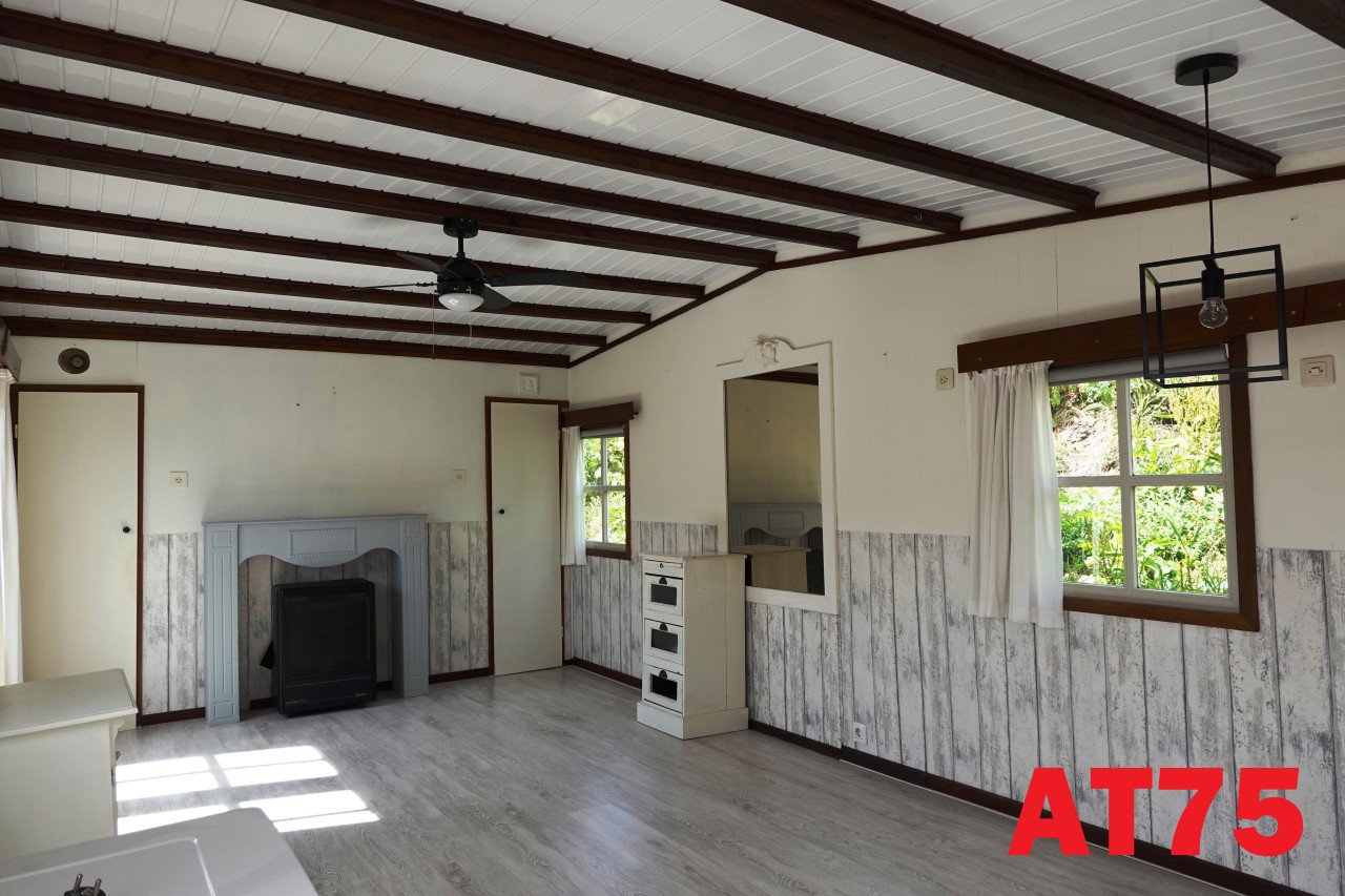 Betaalbaar chalet met gezellig interieur en kunststof buitenzijde te koop