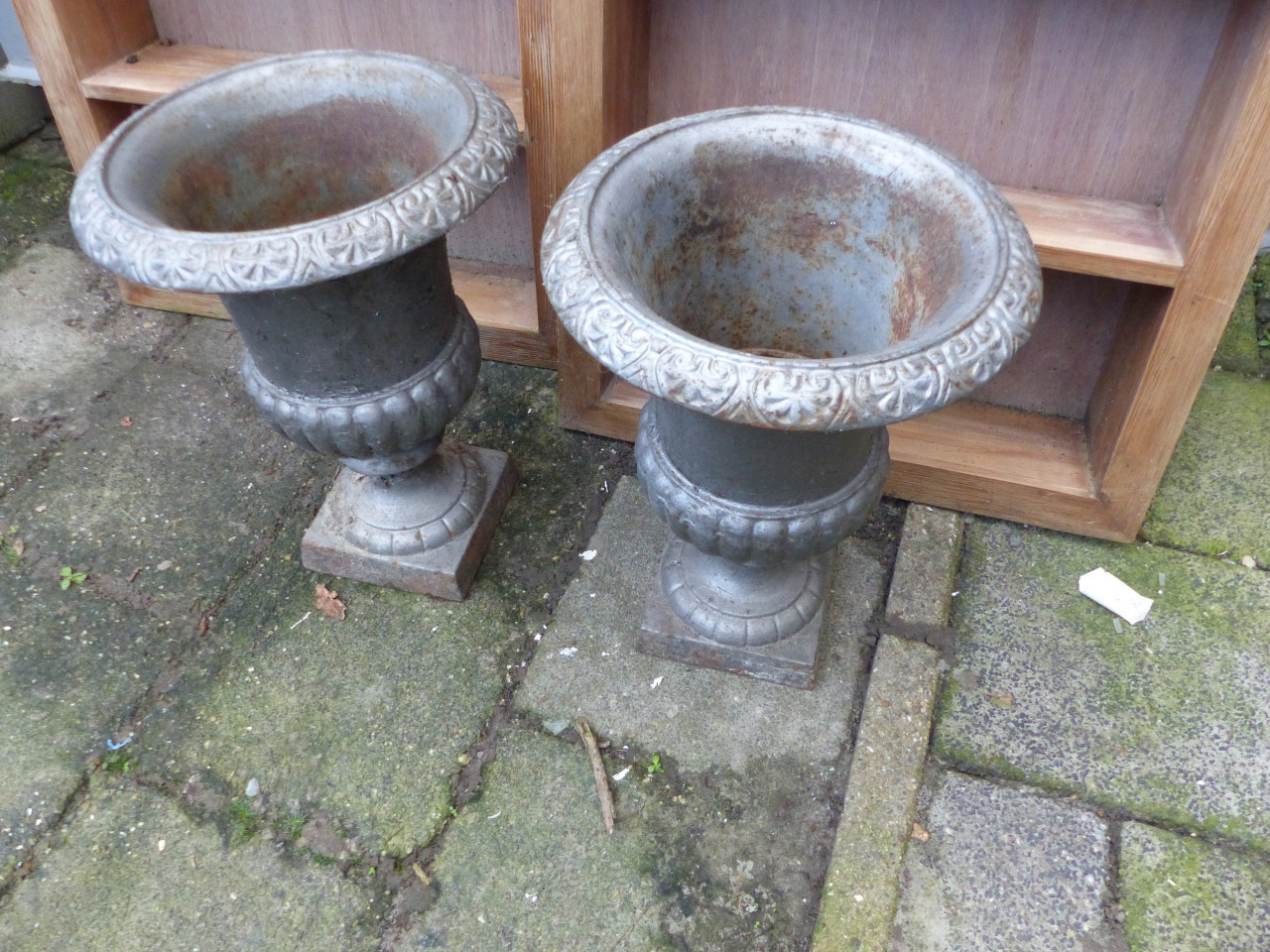 Franse vaas tuinvaas gietijzer zilver 45 cm hoog 2 stuks