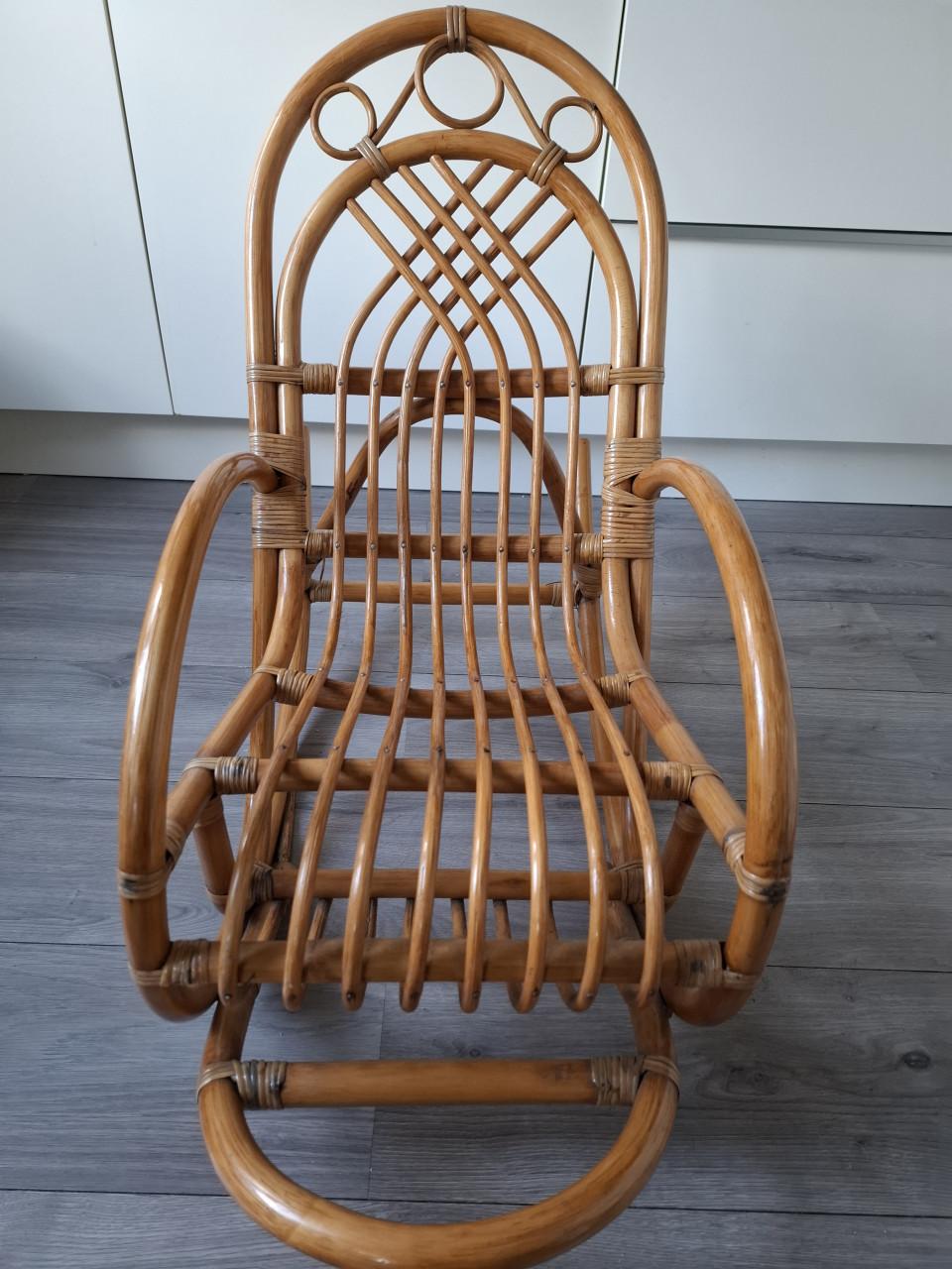Rotan kinderschommelstoel
