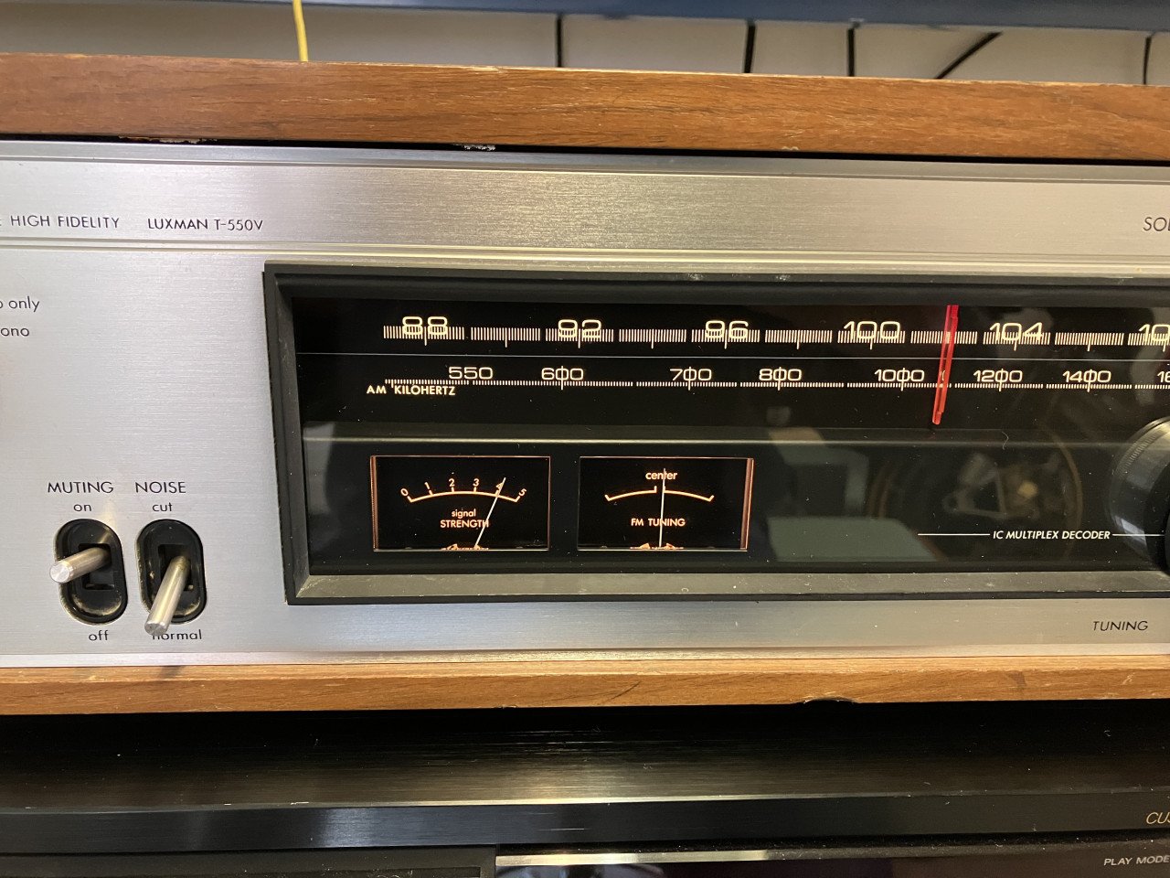 Luxman T-550V vintage tuner houten kast volledige service en garantie