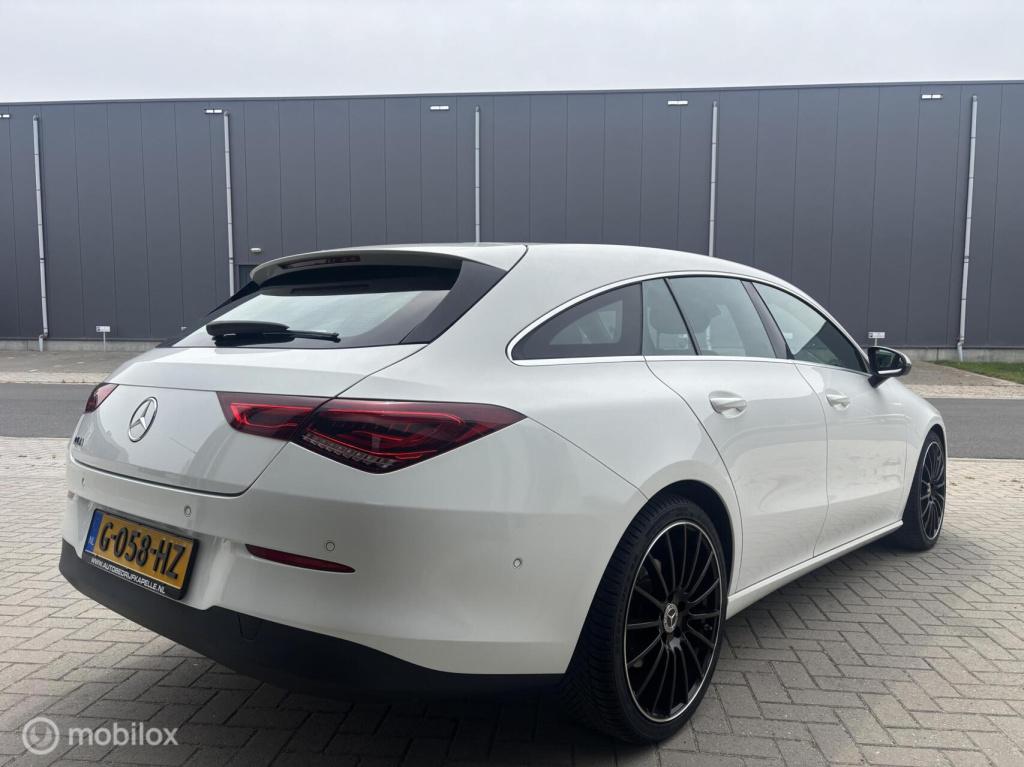 Mercedes-Benz Cla shooting brake 19 inch apple carplay 180