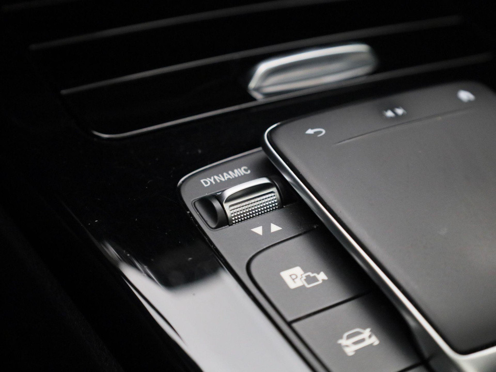 Mercedes-Benz Cla shooting brake 200 business solution amg | automaat | pan