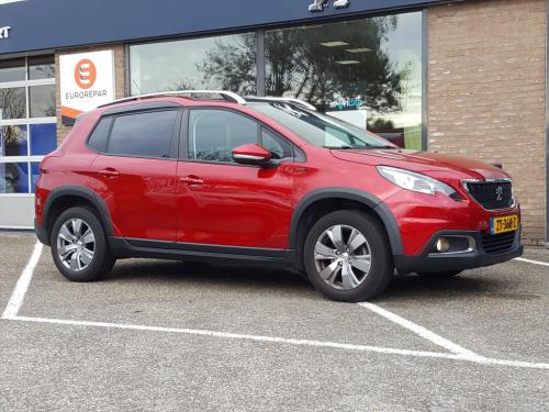 Peugeot 2008 1.2 puretech 110pk signature automaat eat6 navigatie | trekhaa