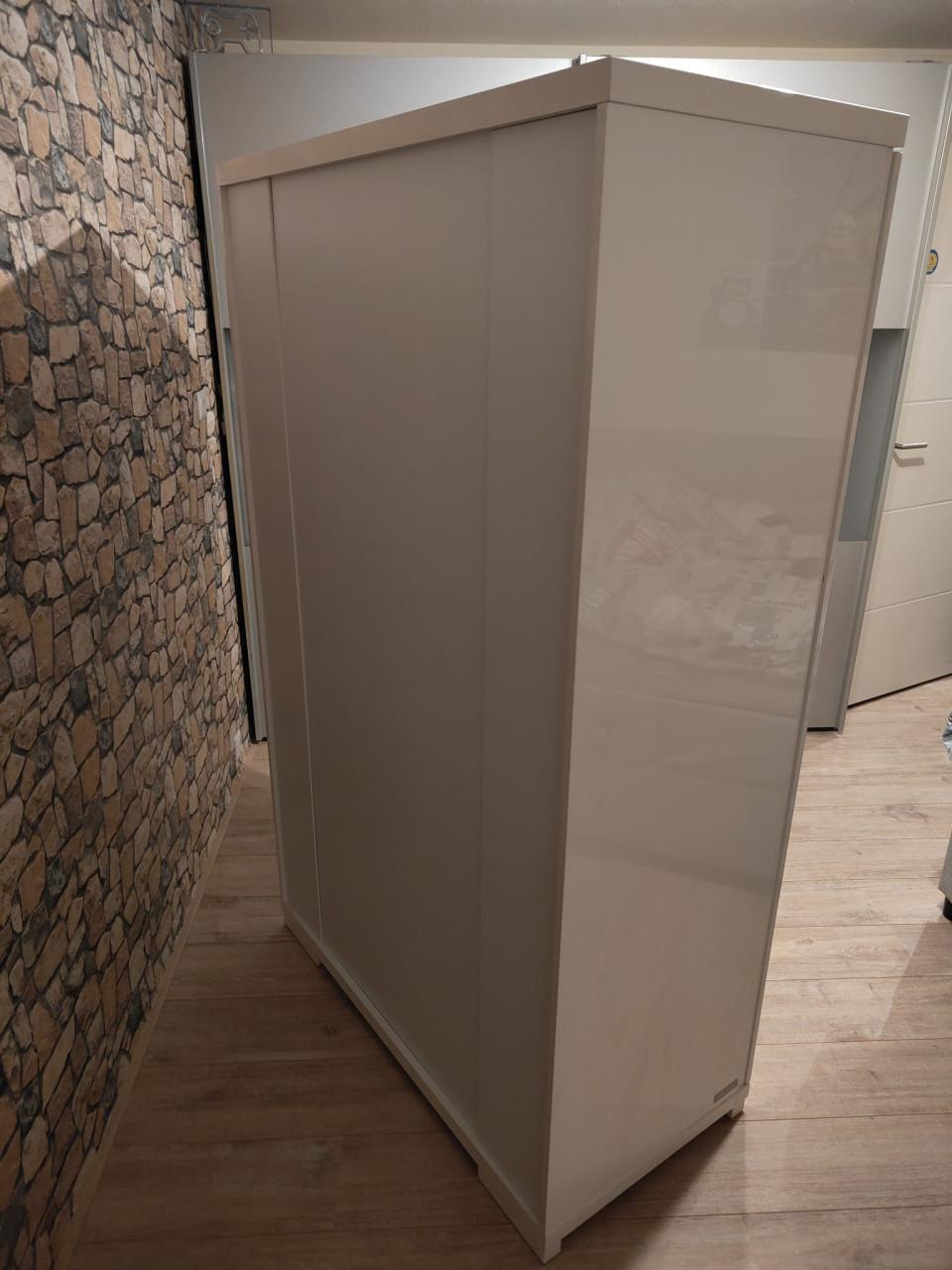 Kledingkast wit glans