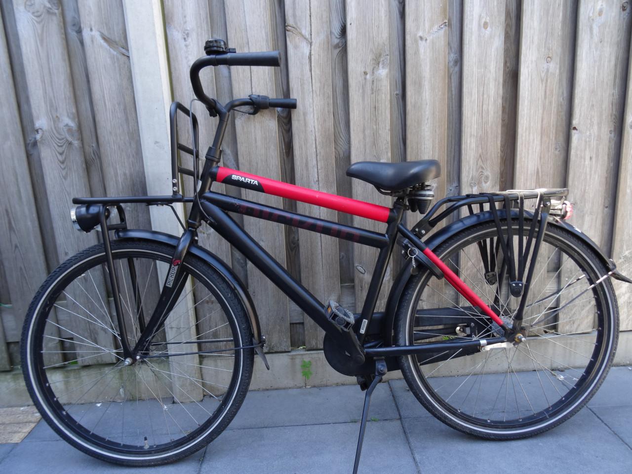 🚲 Sparta Pick-Up Transportfiets – 26 inch | Zwart/Rood ❤️🖤