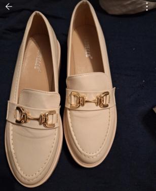 Nieuwe schoenen maat 40