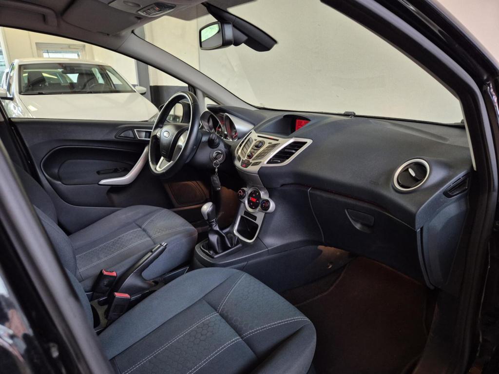 Ford Fiesta 1.25 titanium / distributieriem vervangen / koppeling vervangen