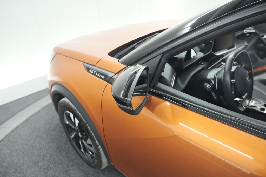 Peugeot 2008 puretech 130 eat8 gt line | camera | stoelverwarming | apple c