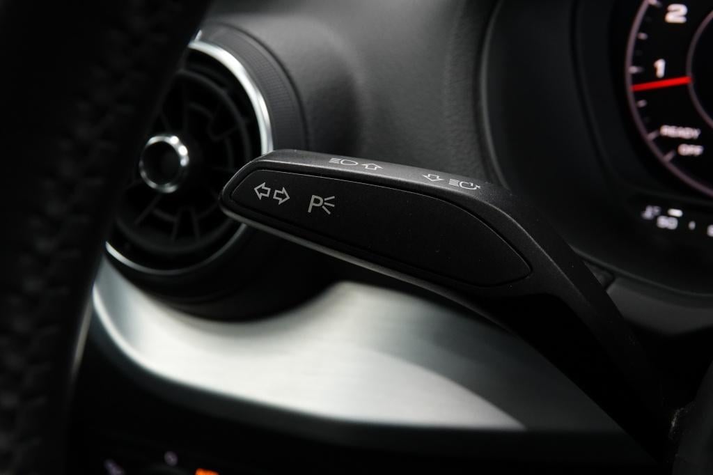 Audi Q2 1.4 tfsi | stoelverw. | pdc | 19" | camera |