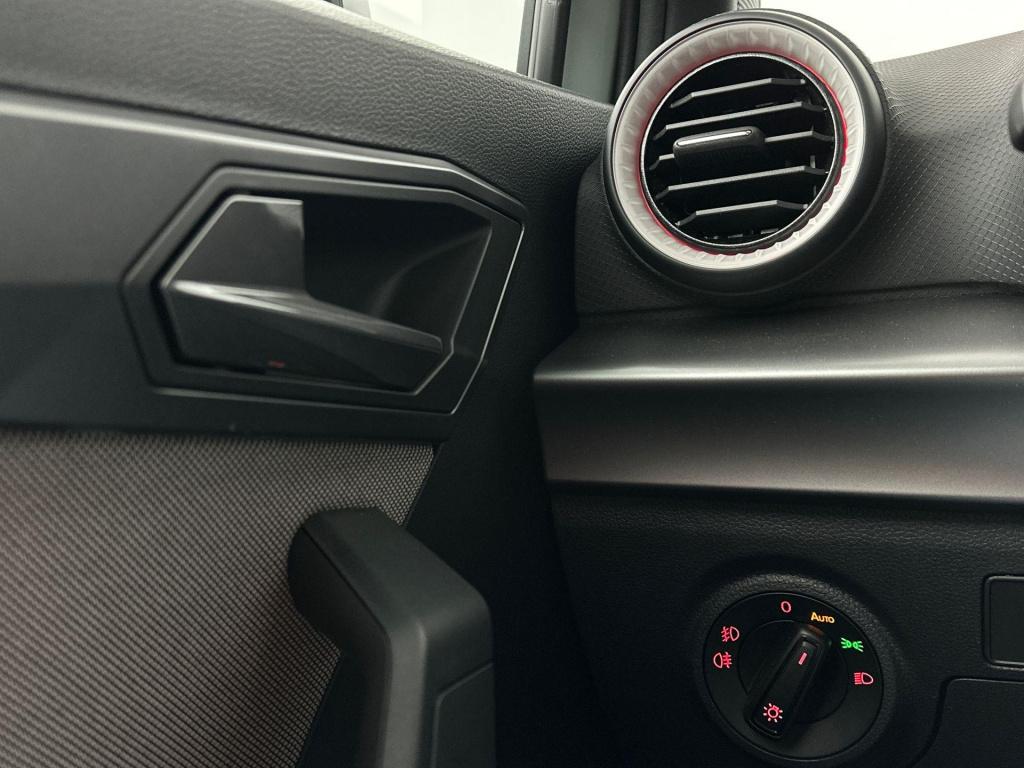 Seat Ibiza 1.0 etsi fr business connect 95pk