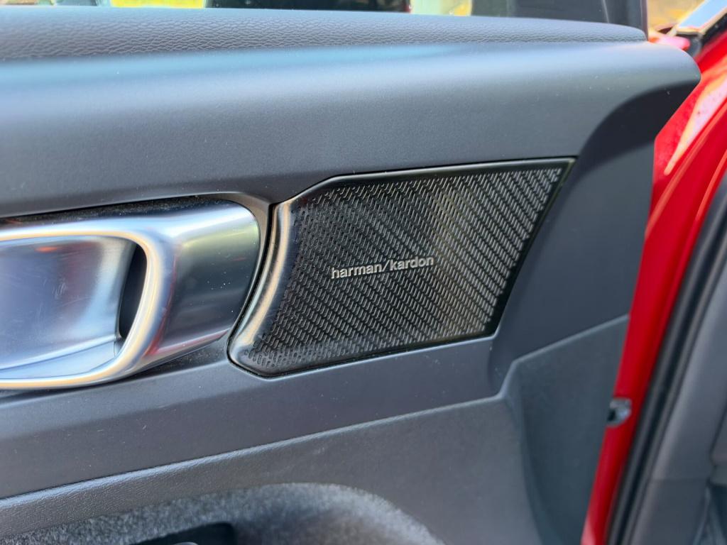 Volvo XC40 1.5 t4 recharge r-design