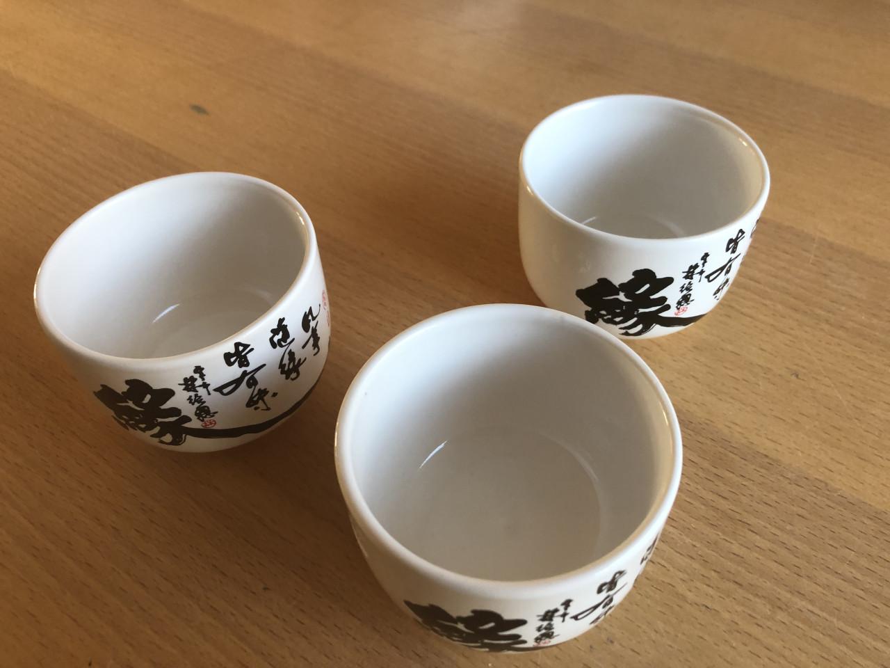 Te koop mooi theesetje.(nieuw).