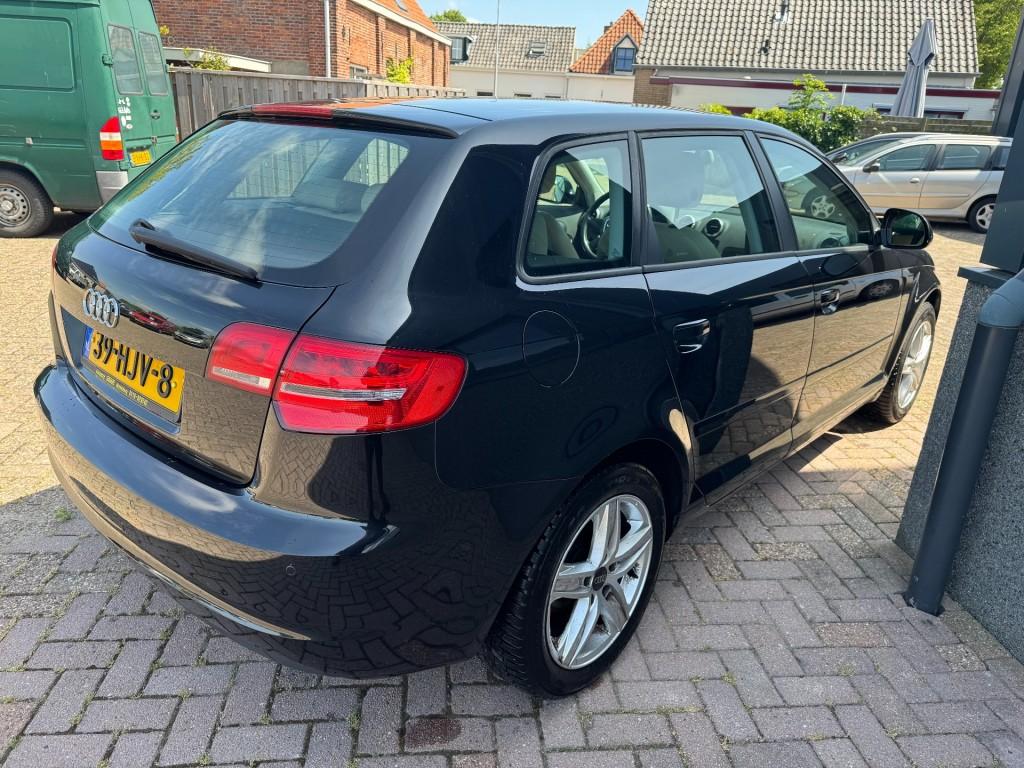 Audi A3 sportback 1.6 attraction business edition