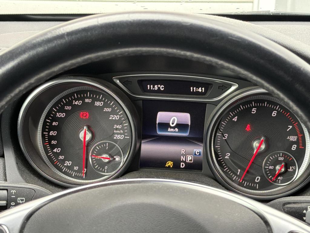 Mercedes-Benz Cla shooting brake 180 business solution amg