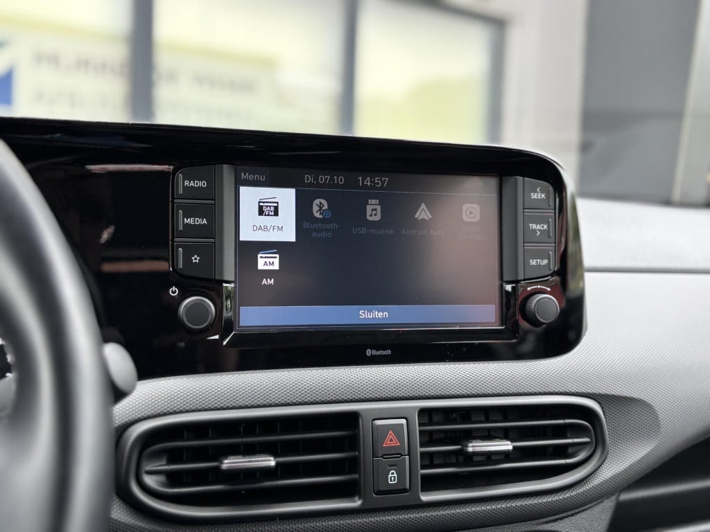 Hyundai I 10 1.0 comfort | apple carplay/android auto | two-tone lakkleur |