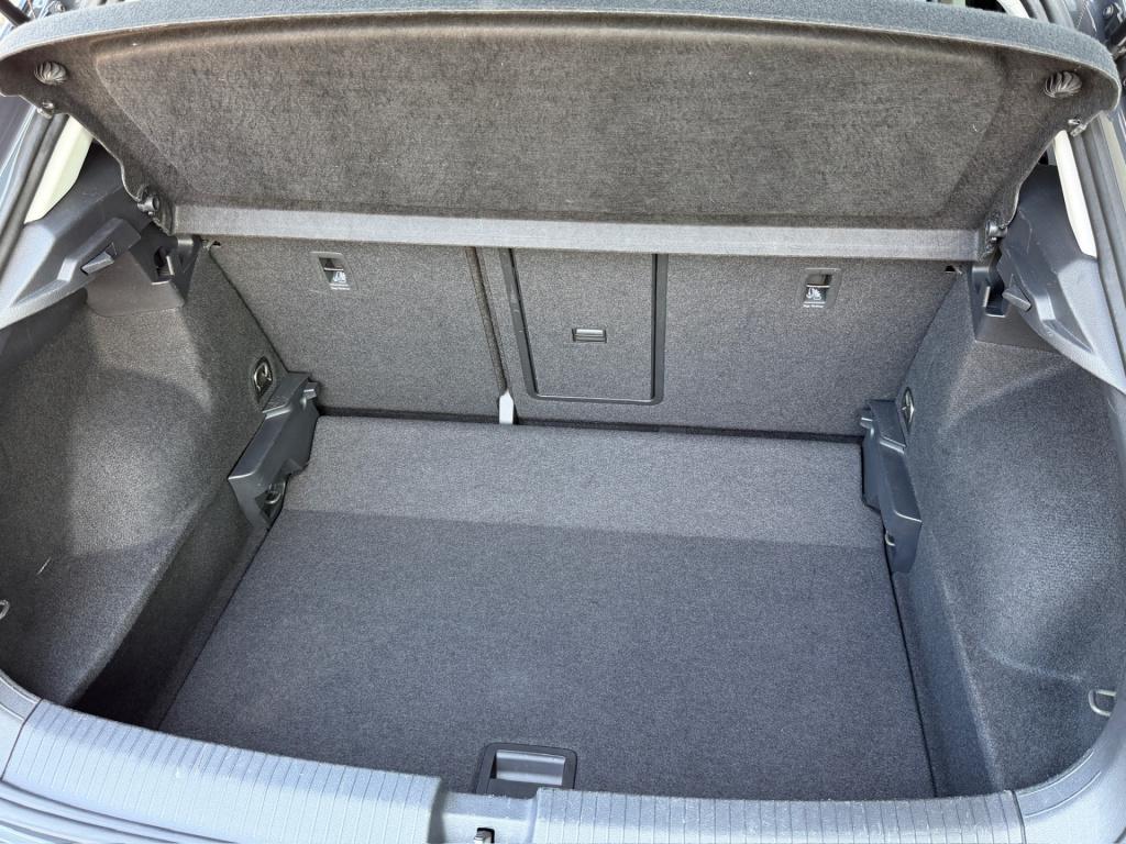 Volkswagen T-roc 1.5 tsi 150pk dsg style | camera | trekhaak | navi | carpl