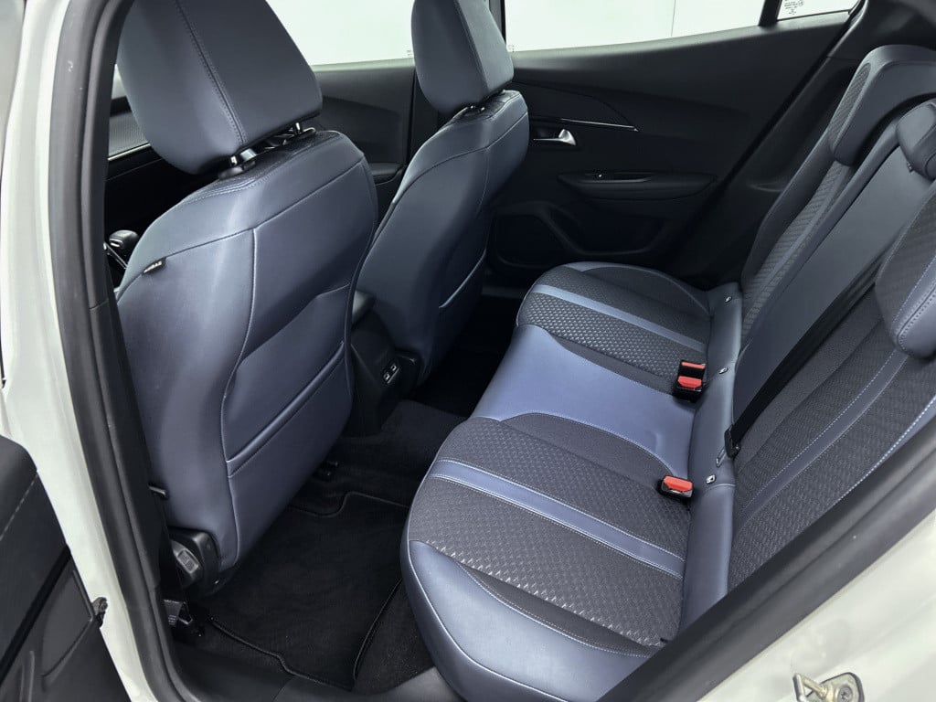 Peugeot 2008 100 pk allure | rijklaar | afneembare trekhaak | navi | camera